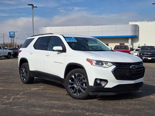 White 2021 Chevrolet Traverse RS