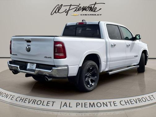 Bright White Clearcoat 2020 RAM 1500 Laramie