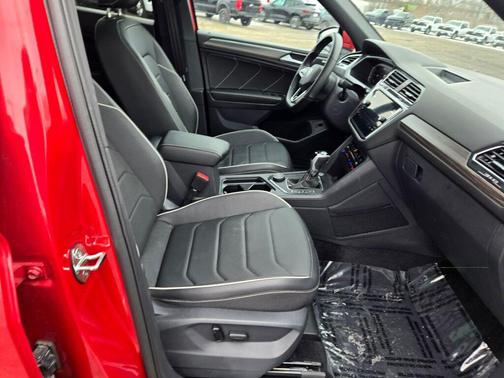 2024 Volkswagen Tiguan 2.0T SEL R-Line 4MOTION