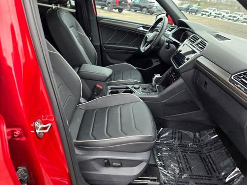 2024 Volkswagen Tiguan 2.0T SEL R-Line 4MOTION