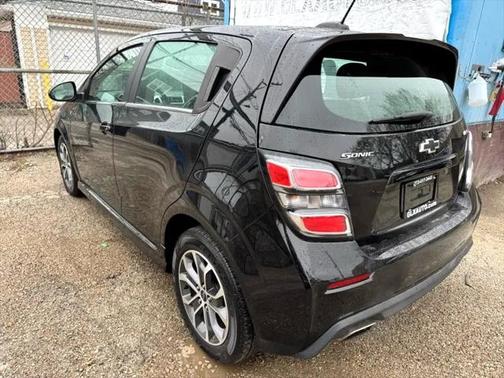2020 Chevrolet Sonic LT Auto 5-Door