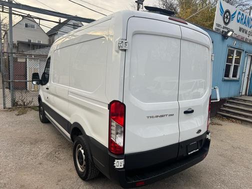 2017 Ford Transit-250 Base