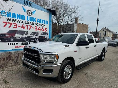 White 2019 RAM 2500 Tradesman 4x2 Crew Cab 8' Box