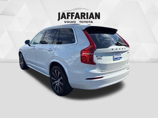 2023 Volvo XC90 B5 Core