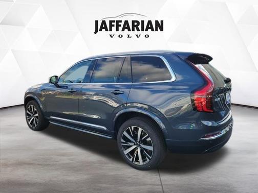2026 Volvo XC90 B5 Core