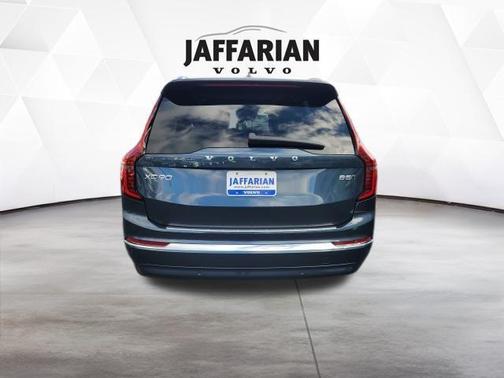 2026 Volvo XC90 B5 Core