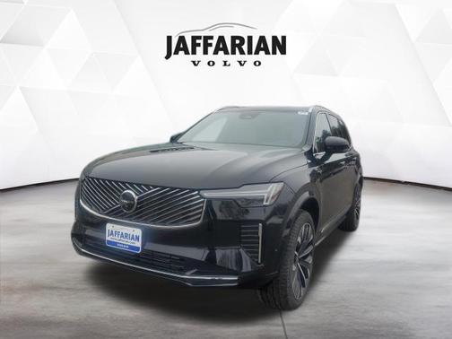 Onyx Black Metallic 2026 Volvo XC90 Plug-In Hybrid T8 Plus