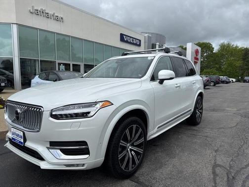 2024 Volvo XC90 B5 Plus Bright Theme