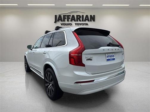 2024 Volvo XC90 B5 Plus Bright Theme