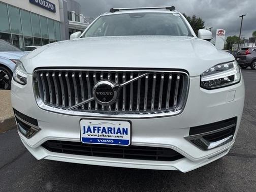 2024 Volvo XC90 B5 Plus Bright Theme