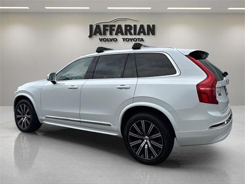 2024 Volvo XC90 B5 Plus Bright Theme