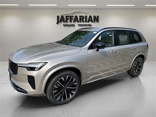 2026 Volvo XC90 B6 Ultra Dark Theme 6-Seater