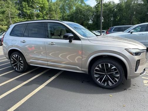 2026 Volvo XC90 B6 ULTRA