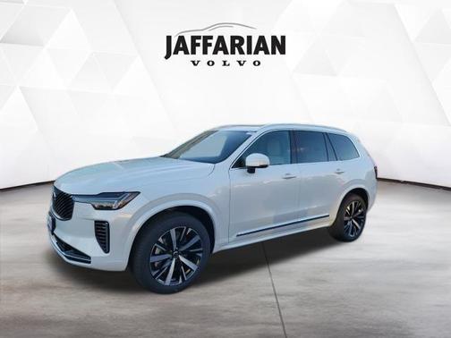 2026 Volvo XC90 B5 Core