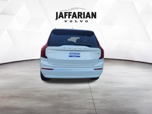 2026 Volvo XC90 B5 Core