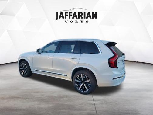 2026 Volvo XC90 B5 Core