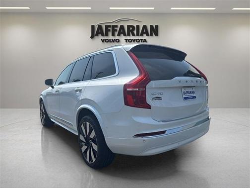 2024 Volvo XC90 Recharge Plug-In Hybrid T8 Plus Bright Theme 7 Passenger