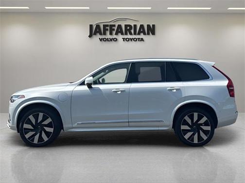 2024 Volvo XC90 Recharge Plug-In Hybrid T8 Plus Bright Theme 7 Passenger