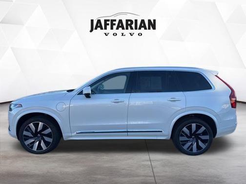 2024 Volvo XC90 Recharge Plug-In Hybrid T8 Plus Bright Theme 7 Passenger