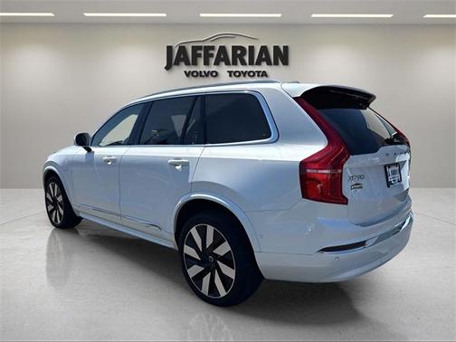 2024 Volvo XC90 Recharge Plug-In Hybrid T8 Plus Bright Theme 7 Passenger