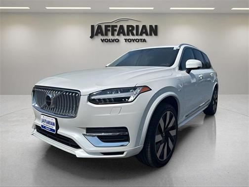 2024 Volvo XC90 Recharge Plug-In Hybrid T8 Plus Bright Theme 7 Passenger