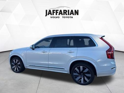 2024 Volvo XC90 Recharge Plug-In Hybrid T8 Plus Bright Theme 7 Passenger