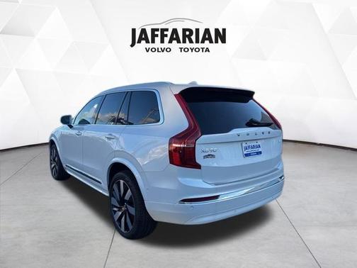 2024 Volvo XC90 Recharge Plug-In Hybrid T8 Plus Bright Theme 7 Passenger