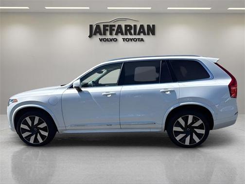 2024 Volvo XC90 Recharge Plug-In Hybrid T8 Plus Bright Theme 7 Passenger