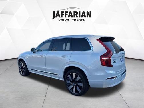 2024 Volvo XC90 Recharge Plug-In Hybrid T8 Plus Bright Theme 7 Passenger