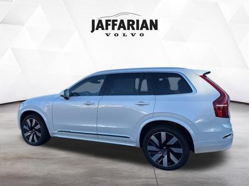 2024 Volvo XC90 Recharge Plug-In Hybrid T8 Plus Bright Theme 7 Passenger
