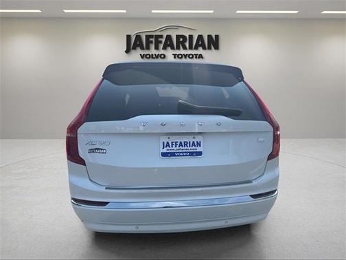 2024 Volvo XC90 Recharge Plug-In Hybrid T8 Plus Bright Theme 7 Passenger