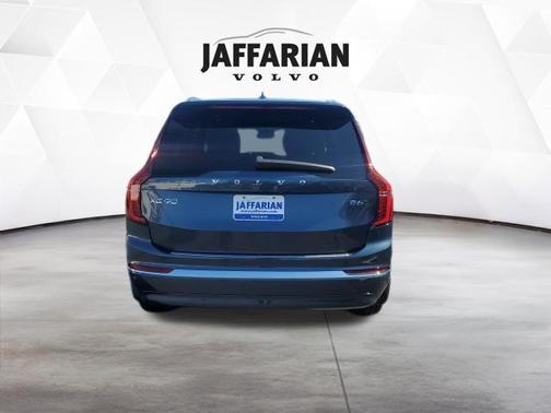 Denim Blue Metallic 2026 Volvo XC90 B6 Plus 7-Seater