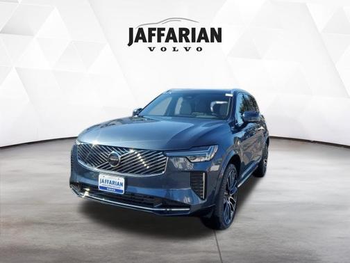 Denim Blue Metallic 2026 Volvo XC90 B6 Plus 7-Seater