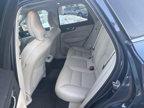 2023 Volvo XC60 B5 Core