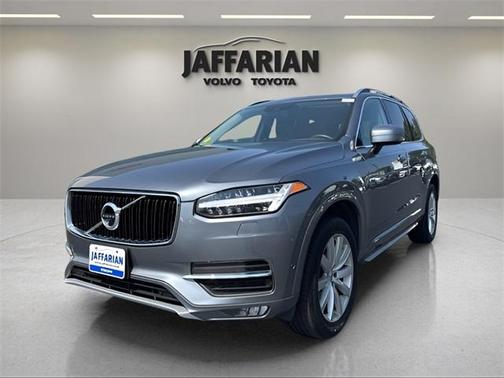 2018 Volvo XC90 T6 Momentum
