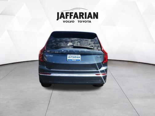 2026 Volvo XC90 B6 Plus 6-Seater