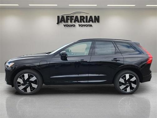 2025 Volvo XC60 Plug-In Hybrid T8 Plus