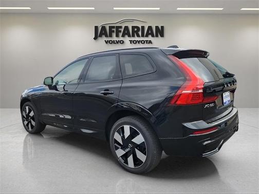 2025 Volvo XC60 Plug-In Hybrid T8 Plus