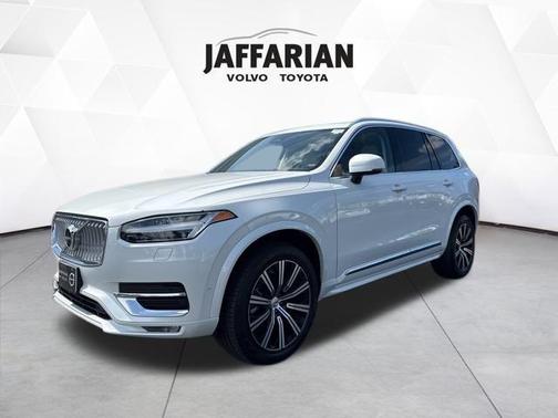 2024 Volvo XC90 B6 Plus Bright Theme 6-Seater