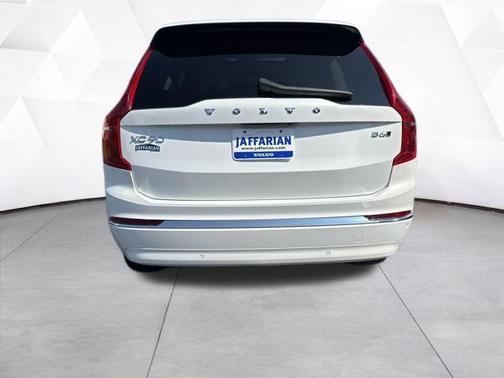 2024 Volvo XC90 B6 Plus Bright Theme 6-Seater