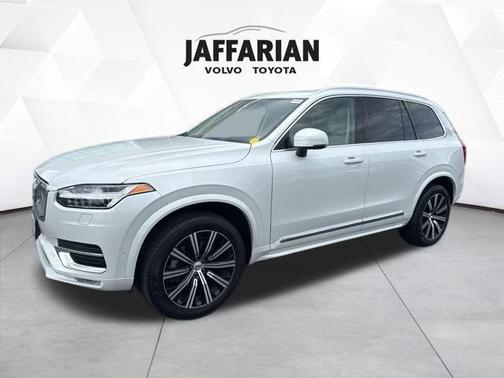 2024 Volvo XC90 B6 Plus Bright Theme 6-Seater