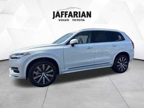 2024 Volvo XC90 B6 Plus Bright Theme 6-Seater