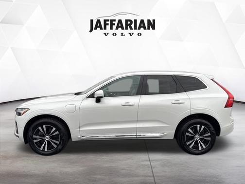 2022 Volvo XC60 Recharge Plug-In Hybrid T8 Inscription Expression Extended Range