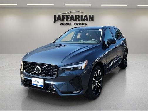 2025 Volvo XC60 B5 Plus
