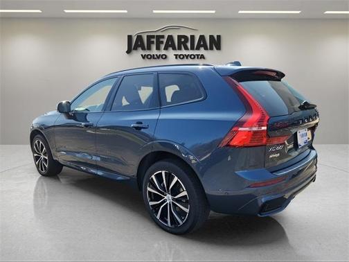 2025 Volvo XC60 B5 Plus