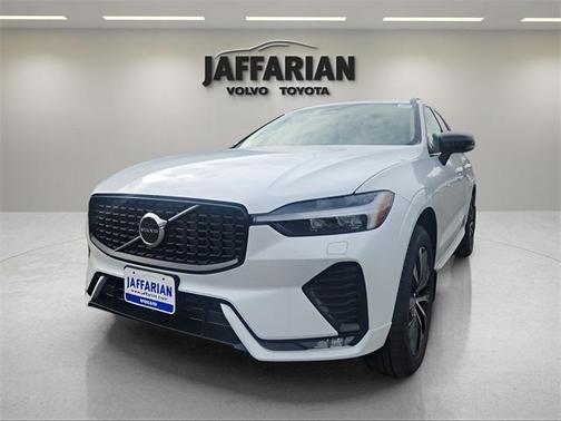 2025 Volvo XC60 B5 Core