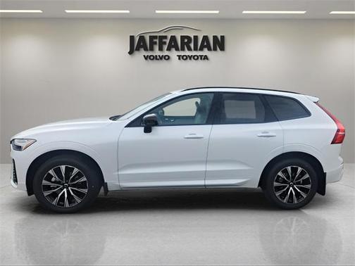 2025 Volvo XC60 B5 Core
