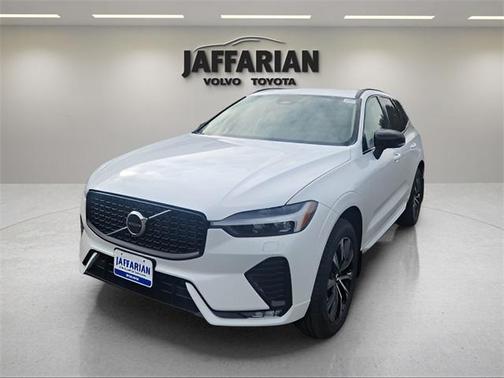 2025 Volvo XC60 B5 Core