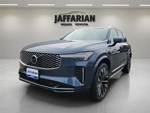 2025 Volvo XC90 Plug-In Hybrid T8 Ultra 7-Seater