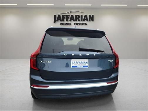 2025 Volvo XC90 Plug-In Hybrid T8 Ultra 7-Seater